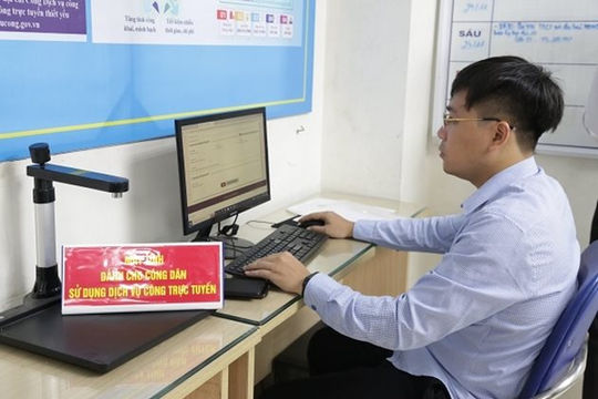 Hơn 40.000 trẻ được cấp thẻ BHYT qua các thủ tục hành chính liên thông Hơn 40.000 trẻ được cấp thẻ BHYT qua các thủ tục hành chính liên thông