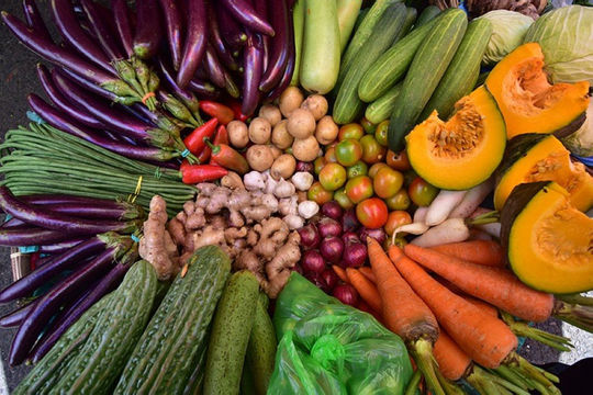 Nhu cầu về hàng hóa nông sản, du lịch tăng