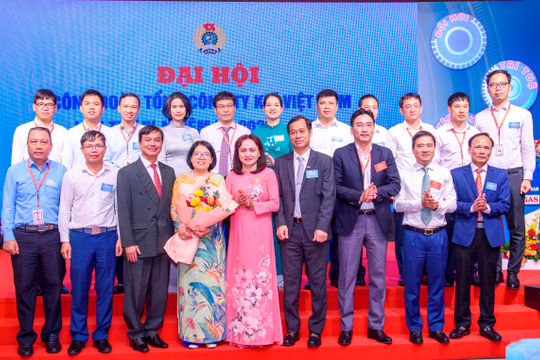 Công đoàn PV GAS: Hoàn thành nhiệm kỳ nhiều dấu ấn, tự tin bước vào giai đoạn mới Công đoàn PV GAS: Hoàn thành nhiệm kỳ nhiều dấu ấn, tự tin bước vào giai đoạn mới