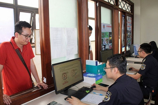 Tổng trị giá xuất nhập khẩu hàng hóa của Việt Nam giảm khoảng 15%