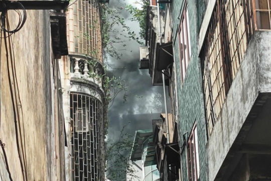 Cháy nhà dân trong ngõ Thổ Quan, Hà Nội, 3 người tử vong