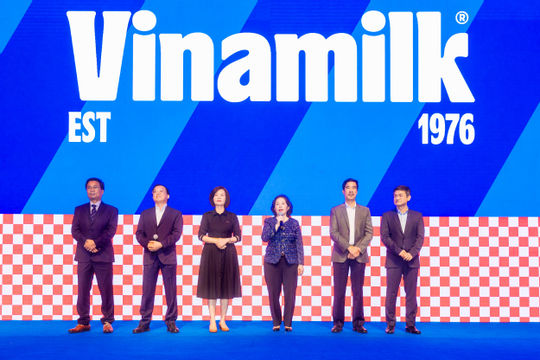 Nhận diện thương hiệu mới của Vinamilk “phủ xanh” mạng xã hội Nhận diện thương hiệu mới của Vinamilk “phủ xanh” mạng xã hội