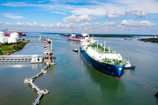 Chuyến tàu nhập khẩu LNG đầu tiên đã cập bến Thị Vải Chuyến tàu nhập khẩu LNG đầu tiên đã cập bến Thị Vải