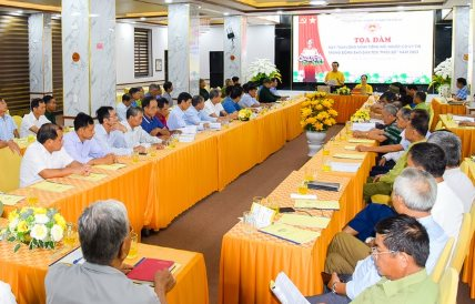 Phát huy vai trò của người có uy tín trong đồng bào dân tộc thiểu số Phát huy vai trò của người có uy tín trong đồng bào dân tộc thiểu số