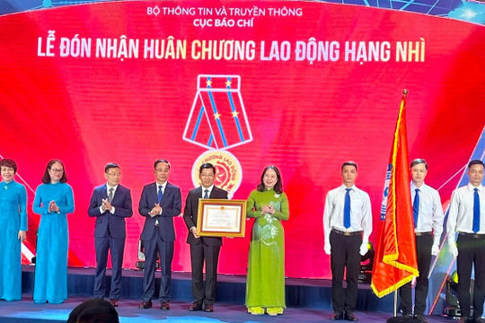 Cục Báo chí đón nhận Huân chương Lao động hạng Nhì Cục Báo chí đón nhận Huân chương Lao động hạng Nhì