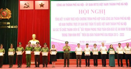 Tạo khí thế thi đua sôi nổi trong phong trào toàn dân bảo vệ an ninh tổ quốc