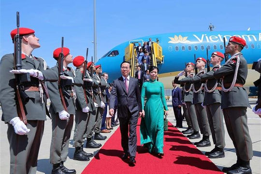 Chủ tịch nước tới Vienna, bắt đầu thăm chính thức Cộng hòa Áo