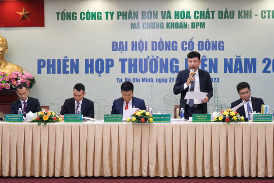 PVFCCo luôn chú trọng phát triển quan hệ với nhà đầu tư PVFCCo luôn chú trọng phát triển quan hệ với nhà đầu tư