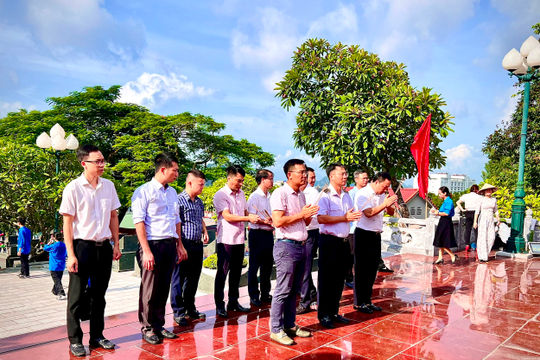 Tri ân các anh hùng liệt sỹ tại Quảng Ninh Tri ân các anh hùng liệt sỹ tại Quảng Ninh