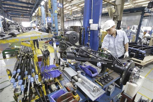 Sản xuất công nghiệp tháng 7 khởi sắc hơn