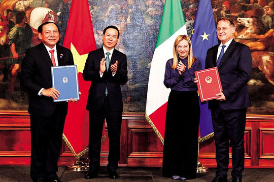 Làm sâu sắc hơn quan hệ Việt Nam - Áo, Italia và Tòa thánh Vatican Làm sâu sắc hơn quan hệ Việt Nam - Áo, Italia và Tòa thánh Vatican