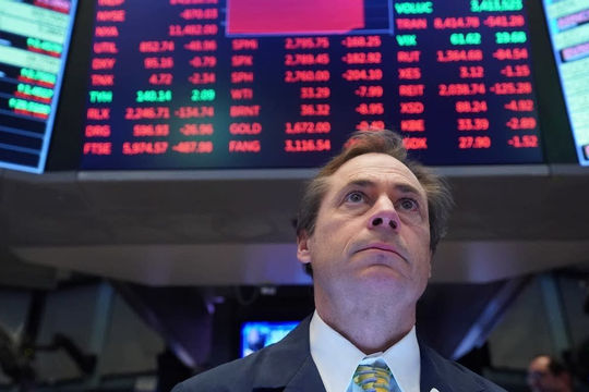 Chứng khoán Mỹ đối mặt với triển vọng tháng 8 ảm đạm