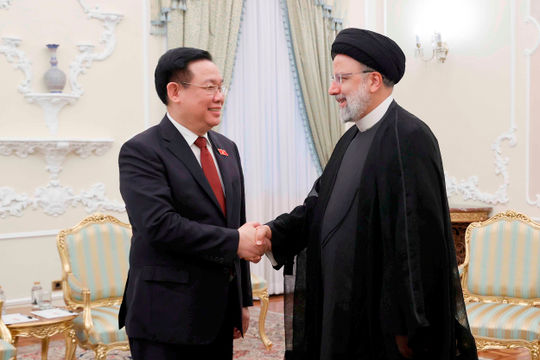 Chủ tịch Quốc hội Vương Đình Huệ hội kiến Tổng thống Iran Ebrahim Raisi Chủ tịch Quốc hội Vương Đình Huệ hội kiến Tổng thống Iran Ebrahim Raisi