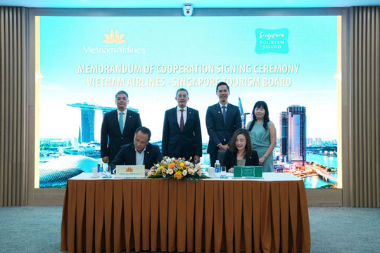 Vietnam Airlines và Singapore ký kết hợp tác phát triển du lịch Vietnam Airlines và Singapore ký kết hợp tác phát triển du lịch