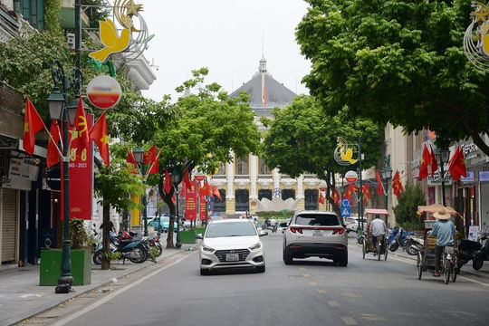 Hà Nội rực sắc cờ hoa kỷ niệm 78 năm Cách mạng Tháng Tám và Quốc khánh 2/9