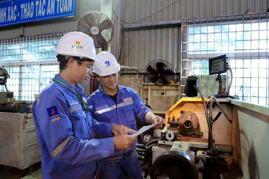 Bảo dưỡng Nhà máy Đạm Cà Mau đảm bảo an toàn, tiết kiệm, đúng tiến độ Bảo dưỡng Nhà máy Đạm Cà Mau đảm bảo an toàn, tiết kiệm, đúng tiến độ