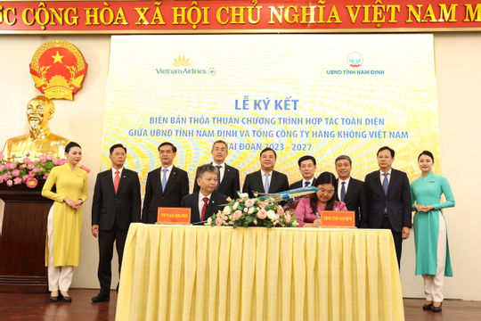 Nam Định ký thỏa thuận hợp tác toàn diện với Tổng công ty Hàng không Việt Nam