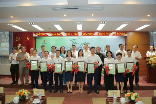 Trao giải cuộc thi “Tôi yêu Petrovietnam” Trao giải cuộc thi “Tôi yêu Petrovietnam”