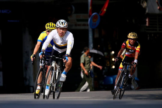 Hơn 500 vận động viên tham gia giải đua xe đạp Hà Nội mở rộng lần thứ V