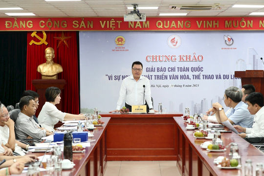 Chấm chung khảo, xét chọn tác phẩm trao giải báo chí viết về văn hóa