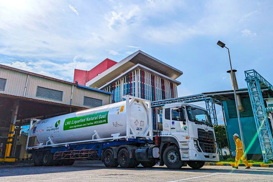CNG Việt Nam - Đơn vị đầu tiên được cấp giấy chứng nhận đủ điều kiện thương nhân kinh doanh LNG tại Việt Nam CNG Việt Nam - Đơn vị đầu tiên được cấp giấy chứng nhận đủ điều kiện thương nhân kinh doanh LNG tại Việt Nam