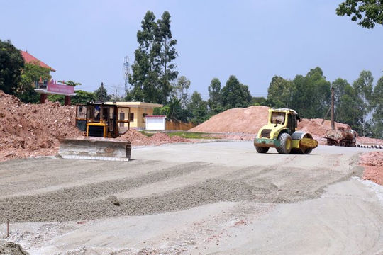 Vốn đầu tư thực hiện từ ngân sách nhà nước đạt 49,4%