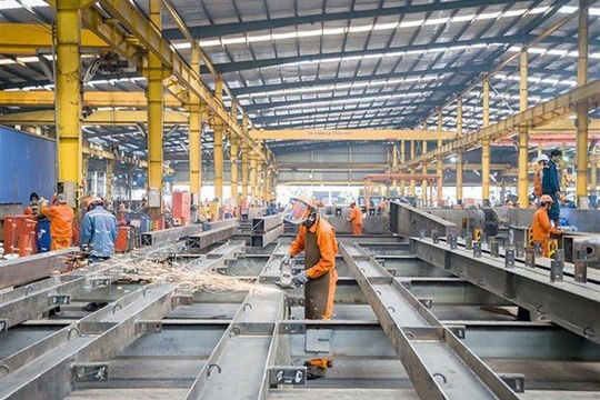 Sản xuất công nghiệp tiếp tục xu hướng tích cực