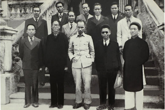 Hồ Chủ tịch với những vấn đề cấp bách của Nhà nước Việt Nam Dân chủ Cộng hòa Hồ Chủ tịch với những vấn đề cấp bách của Nhà nước Việt Nam Dân chủ Cộng hòa