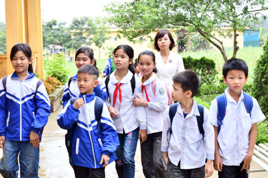 Thẻ bảo hiểm y tế, “lá chắn” bảo vệ sức khỏe học sinh Thẻ bảo hiểm y tế, “lá chắn” bảo vệ sức khỏe học sinh