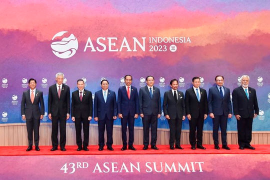 Vững vàng, đoàn kết để các đối tác tôn trọng vai trò trung tâm của ASEAN