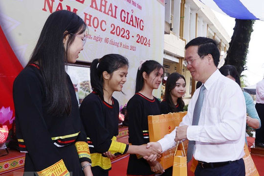 Chủ tịch nước dự khai giảng năm học mới tại Trường Phổ thông dân tộc nội trú Gia Lai
