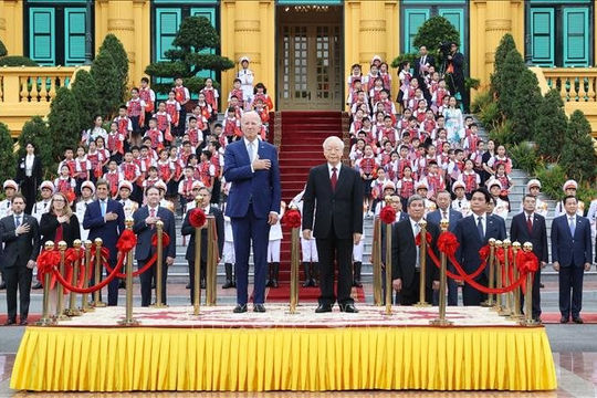 Tổng Bí thư Nguyễn Phú Trọng chủ trì Lễ đón Tổng thống Hoa Kỳ Joe Biden Tổng Bí thư Nguyễn Phú Trọng chủ trì Lễ đón Tổng thống Hoa Kỳ Joe Biden