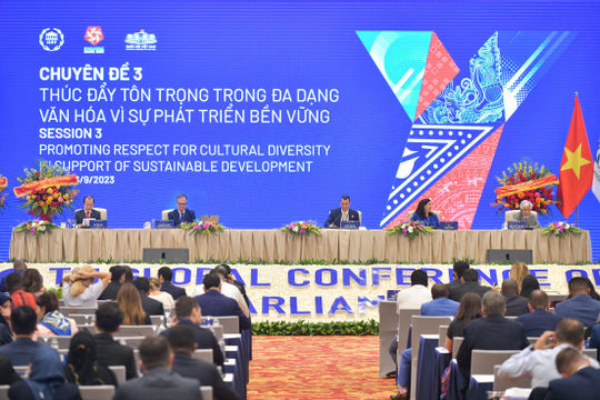 Tôn trọng đa dạng văn hóa vì sự phát triển bền vững