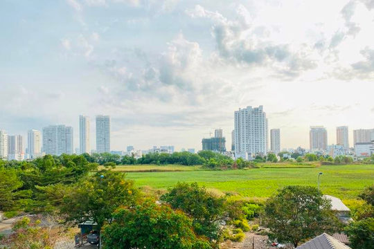 Thu tiền sử dụng đất sụt giảm
