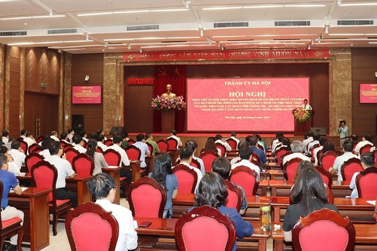 Phát huy dân chủ và dựa vào dân để xây dựng Đảng, xây dựng chính quyền