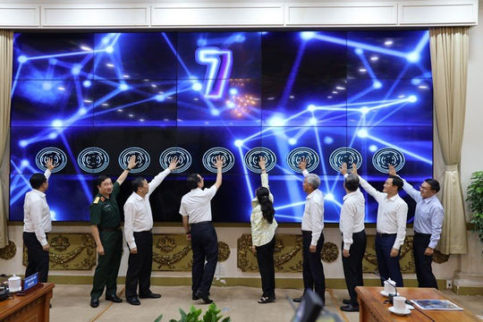 Thành phố Hồ Chí Minh ra mắt Hệ thống quản trị thực thi trên nền tảng số Thành phố Hồ Chí Minh ra mắt Hệ thống quản trị thực thi trên nền tảng số