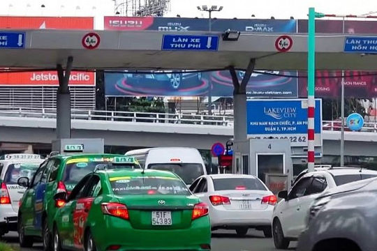 Đề xuất thí điểm thu phí không dừng tại sân bay trong 6 tháng Đề xuất thí điểm thu phí không dừng tại sân bay trong 6 tháng