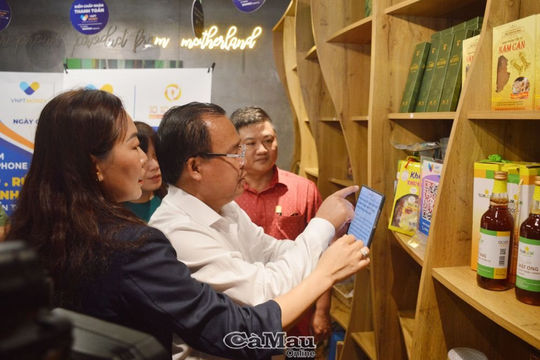 Cà Mau: Đồng loạt khai trương 1.010 điểm thanh toán không dùng tiền mặt