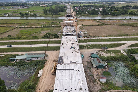 Giá trị hoàn thành Dự án cao tốc Bắc - Nam giai đoạn 2 đạt hơn 9.300 tỷ đồng 