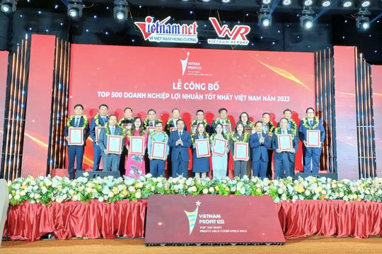 Vinh danh doanh nghiệp lợi nhuận tốt nhất và doanh nghiệp uy tín ngành Thực phẩm - Đồ uống - Bán lẻ - Bao bì Vinh danh doanh nghiệp lợi nhuận tốt nhất và doanh nghiệp uy tín ngành Thực phẩm - Đồ uống - Bán lẻ - Bao bì