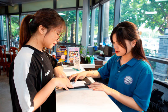 Sinh viên kinh tế thích các buổi học thực tế tại doanh nghiệp, vì sao?