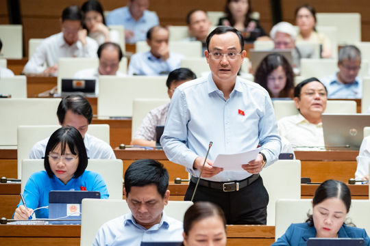 Tăng trưởng tín dụng vào lĩnh vực bất động sản tiềm ẩn nguy cơ gia tăng nợ xấu Tăng trưởng tín dụng vào lĩnh vực bất động sản tiềm ẩn nguy cơ gia tăng nợ xấu