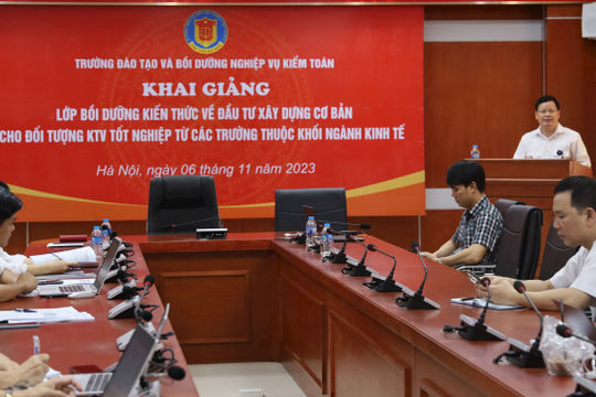 Bồi dưỡng kiến thức về đầu tư xây dựng công trình cho khối kinh tế