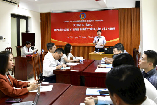 Tăng cường đào tạo về nghiệp vụ kiểm toán và kỹ năng quản lý, thuyết trình