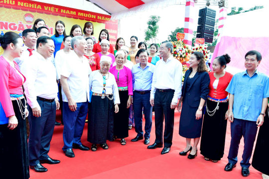 Không khí tưng bừng trong Ngày hội đại đoàn kết toàn dân tộc tại Hòa Bình
