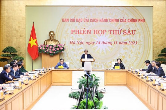 Đẩy mạnh phân cấp, phân quyền, cắt bỏ tất cả các thủ tục không cần thiết