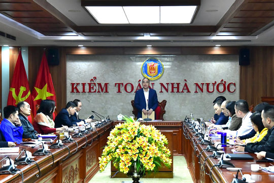 Ban hành quy chế và thí điểm đổi mới trong công tác đào tạo, nghiên cứu khoa học 