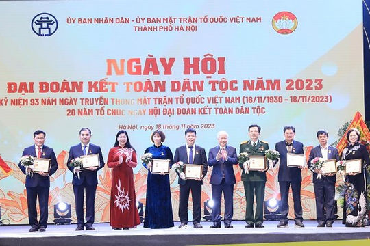 Củng cố khối đại đoàn kết toàn dân tộc, góp phần xây dựng Thủ đô văn minh, giàu đẹp Củng cố khối đại đoàn kết toàn dân tộc, góp phần xây dựng Thủ đô văn minh, giàu đẹp
