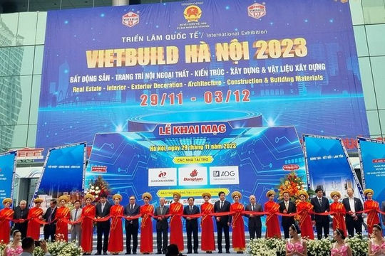 Gần 1.000 gian hàng tham gia Triển lãm quốc tế Vietbuild Hà Nội 