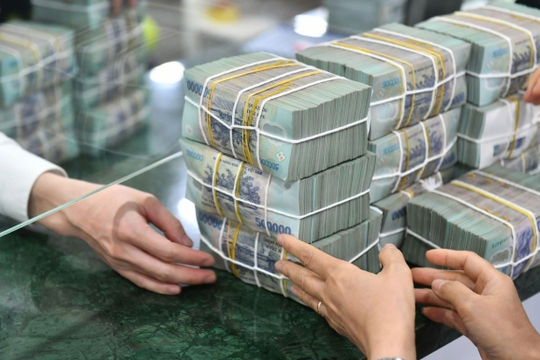 “Tháo khoán” cho các ngân hàng giải ngân nhanh, giá vàng tăng nhiệt